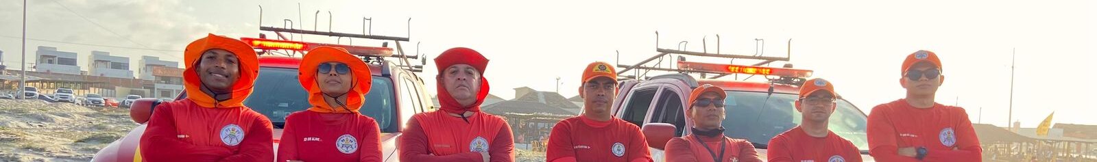 Bombeiros alertam foliões sobre consumo de álcool e segurança no litoral do Piauí durante o Carnaval
