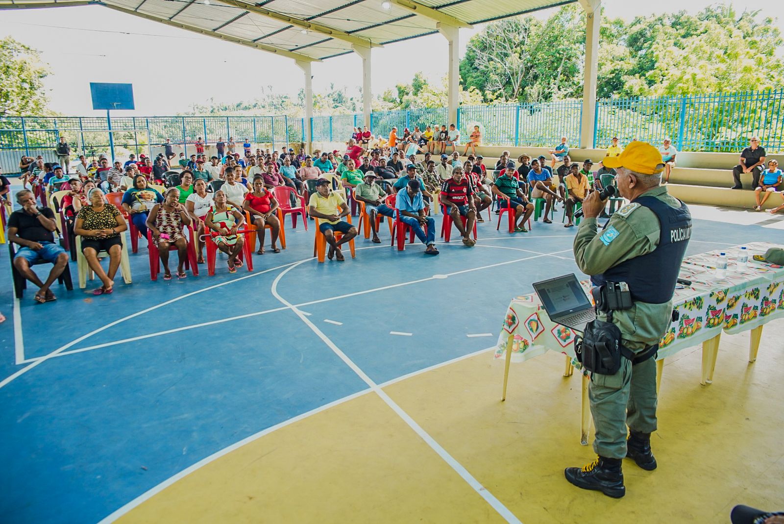 Forças de segurança promovem ação educativa sobre trânsito e meio ambiente em comunidade rural em Miguel Alves