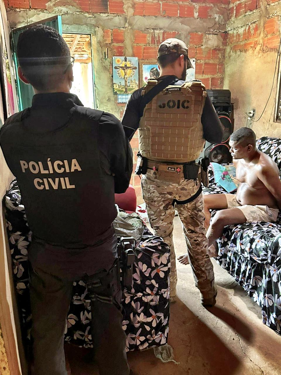 Acusados de tráfico de drogas são presos em flagrante em Curralinhos