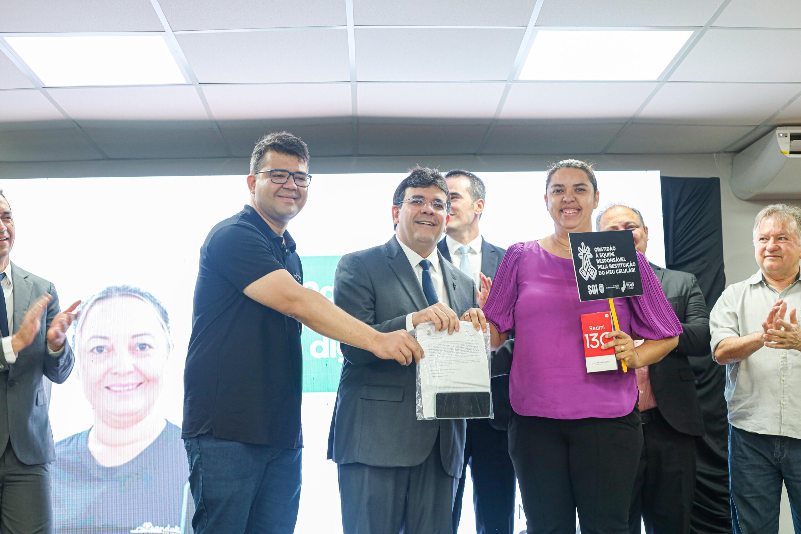 Governo do Piauí devolve mais de 180 celulares roubados aos verdadeiros donos; mais de 13 mil já foram recuperados