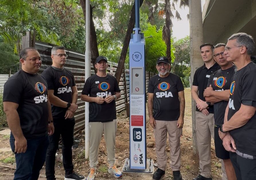 Totem inteligente é instalado na Avenida Marechal Castelo Branco, zona Leste de Teresina