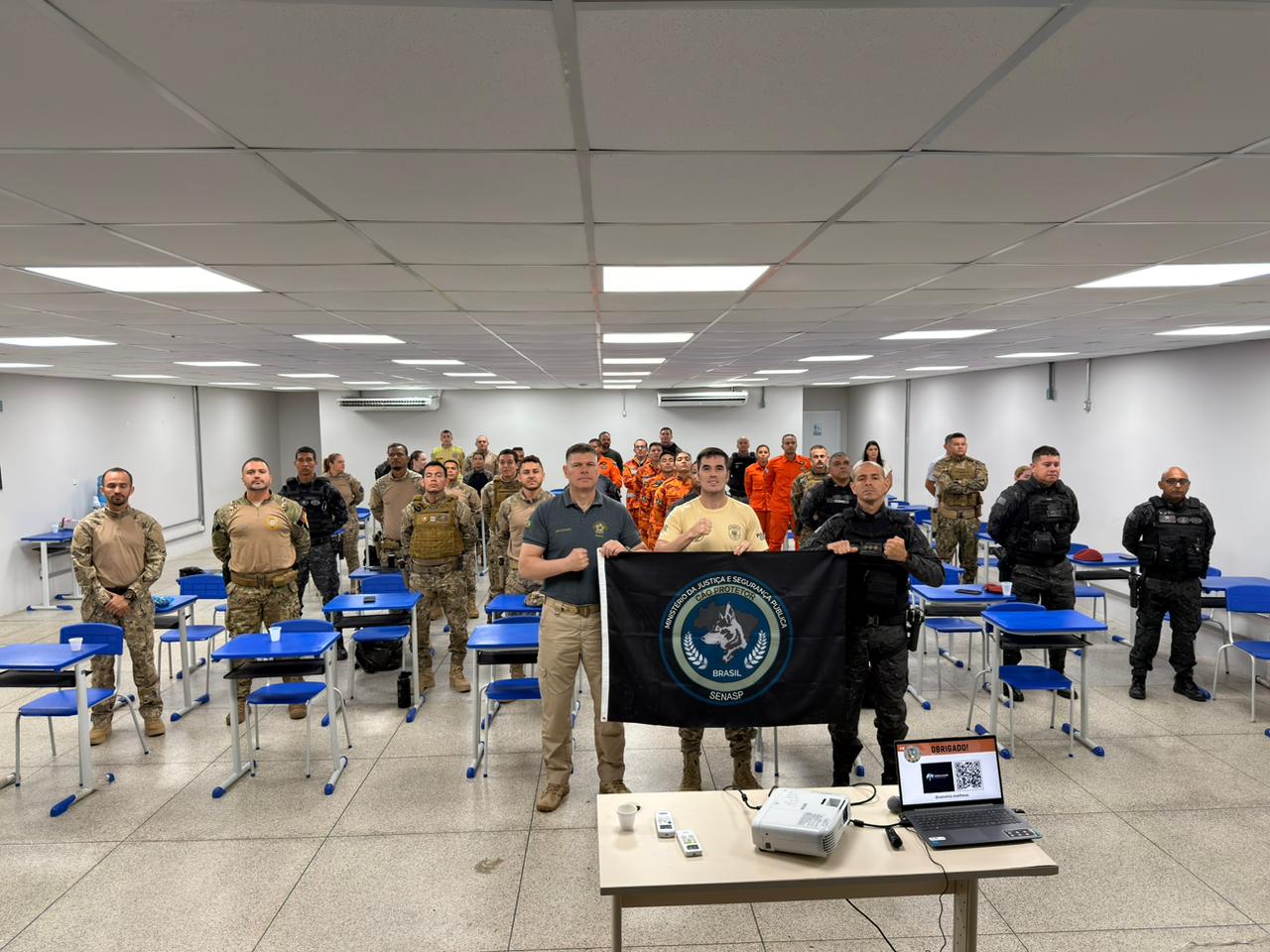 Piauí reúne forças de segurança de sete estados em curso especializado com cães farejadores