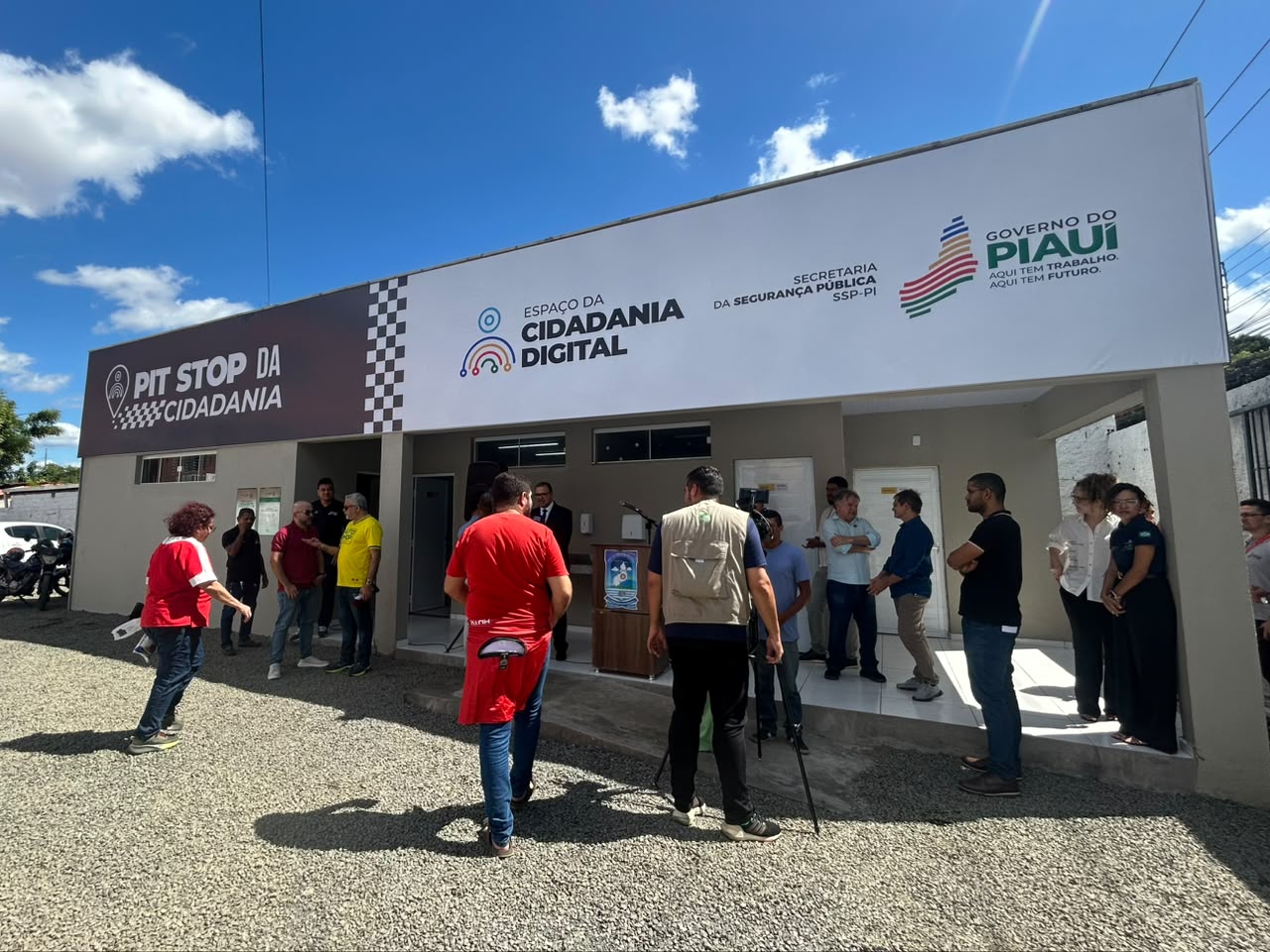 Pit Stop da Cidadania: Governo do Piauí inaugura espaço de apoio para motoristas por aplicativo, em Teresina