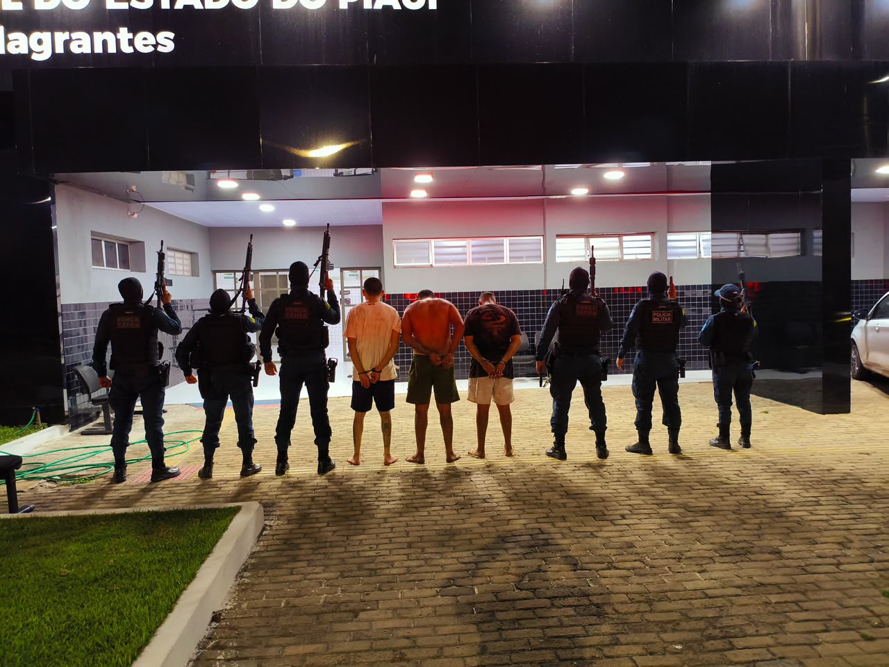 Polícia Militar prende três homens durante ação em Luís Correia; dois eram foragidos da Penitenciária de Parnaíba
